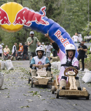 1784876244_Red_Bull_Formulaz_2 (1)