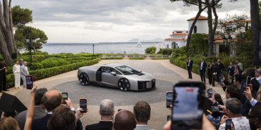 Audi presents its first supercar with a high-performance hybrid