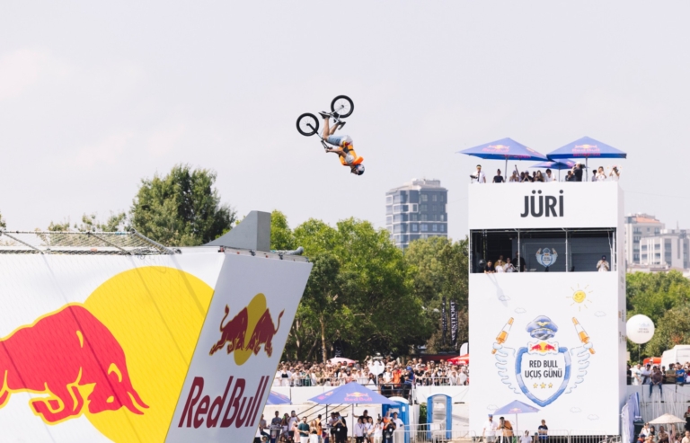 1787229635_Red_Bull_U__u___G__n___2