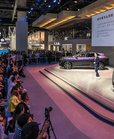 Auto-Show-3
