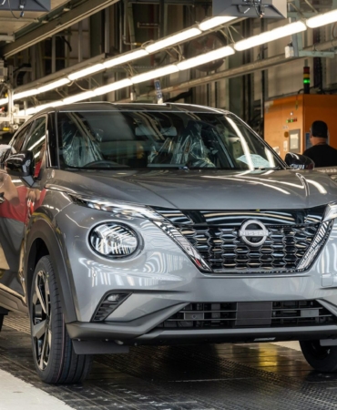 Nissan-Jukes-on-the-Sunderland-production-line-via-PA-1920x1080