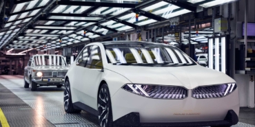P90535440-bmw-group-s-munich-plant-to-produce-series-version-of-the-neue-klasse-sedan-from-2026-pictured-visio-2250px (1)