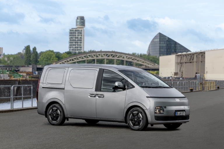 1791296301_Hyundai_STARIA_Cargo