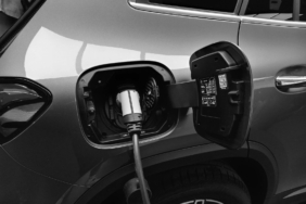 ABD'de Hibrit Araç Satışları Artarken Elektrikli Araçlar Düşüşte
